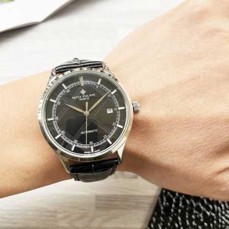 白 金 钢带20 品牌：百达翡丽 三针新品，商务休闲 奢华大气类型：精致男士腕表 新品 表带：真牛皮表带 舒适 361精钢表带 耐用 机芯:进口西铁城机芯 材料 - 点击图像关闭
