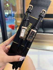 盒子10 DDD 小红书爆款 Ysl圣罗兰通勤百搭中古系列，小方表款式 ，简洁大方凸镜设计 时尚感爆棚真皮鳄鱼纹皮带日本原装机芯 稳定性非常好独一无二的款式绝对