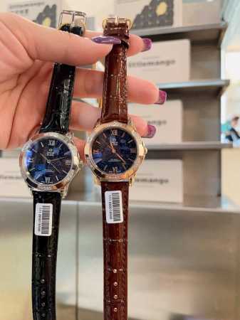 白 金2 钢带+20镶钻+20 热卖款 欧米茄~ Omega女神必备石英腕表 进口石英-3针机芯镀蓝光玻璃镜面316精钢镶钻表壳精钢表带直径36Mm 厚度9Mm - 点击图像关闭