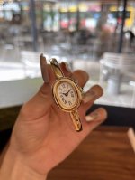 玫瑰金 黄金 两色手围16 长24.6 宽18.7 厚7.5 ，升级手环链接处市场唯一不漏缝隙。外观手环形态跟官方一比一，市场唯一一家能做到跟官方一致。 新款浴