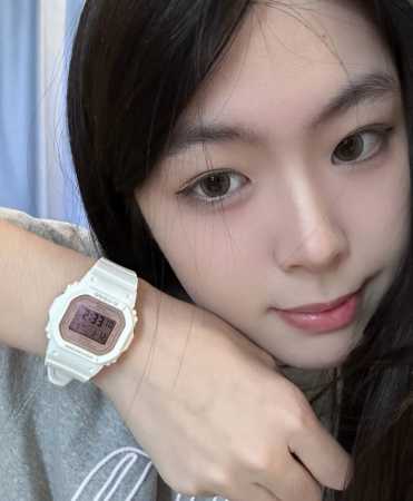 这款手表太戳我啦这款 Casio 的小方块太好看咯颜值很高 马卡龙的配色特别适合女孩子戴呀而且看时间特别方便 直接显示数字很适合上学适合戴哦价格P也很美丽 超级 - 点击图像关闭
