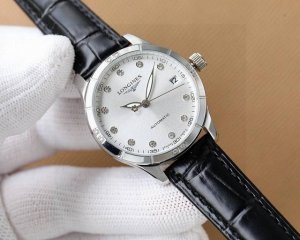 白 -金1110。♀♀♀新款浪琴机械女表，推出为每一位女性设计的新品，适合所有女神佩戴，在不同场景都能显示出高贵而优雅的气质，送女神，送闺蜜，不二之选最高品质