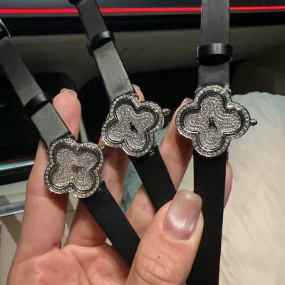 加强版带子，金机芯 礼物首选“选满天星代表：幸福圆满” 品牌： & -梵克雅宝 系列：四叶草满天星 尺寸：27Mm，蓝宝镜面 表面: 镶嵌镀18K白金 材质：3