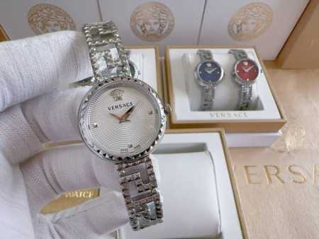 白壳 金黑 范思哲 Versace Greca Goddess 镂空颗粒暗藏魅力，光影变幻间，一场摩登浪潮蓄势待发。12时位versace标识印记品牌时尚格调， - 点击图像关闭