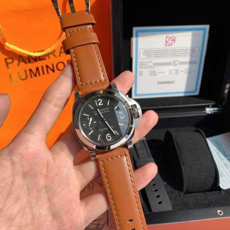 沛纳海 Pam 0011 表盘尺寸44Mm。全钢表壳搭配进口超硬度蓝宝石玻璃。简单大气的款形 真正硬汉风格 男人味十足啊！上手尽显无限魅力 。谁戴谁拉风！指针时 - 点击图像关闭