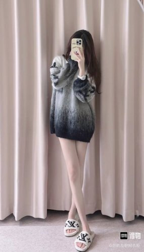 Ht超级陶瓷 香奈儿J12系列33Mm钢后盖腕表，采用与原版一致的高密度钢化陶瓷材质铸造而成，质地轻 抗磨损 不过敏 永不褪色，温润如玉的外观颜色无限接近原版