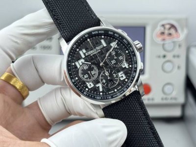 白 -金 Ap皇家橡树26048离岸型41爱计时机械腕表 1.壳套按照原装开模多道工序顶级处理 2.一体字面立体工整的盘面“饼干纹理”和原装一模一样 3:316