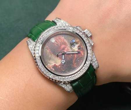劳力士Rolex 黑神话悟空系列顶级玩物毒货，不喜欢撞款街表水鬼的你，他绝对是你的知音。用劳力士最经典的潜航系列水鬼作为原型，经过圈口的二次改装，然后镶嵌顶级天 - 点击图像关闭