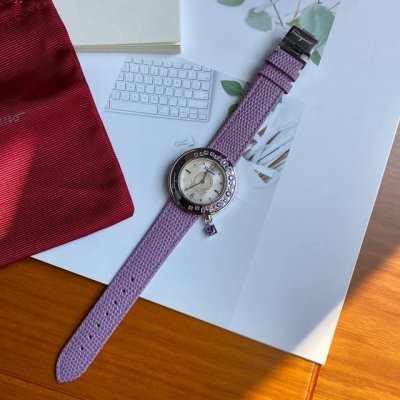 原盒+100。菲拉格慕吊牌款，可验货。专柜新款，非常特别！高难度！表圈可转动，蓝宝石镜面，三十米生活防水。专柜售价：20540。表盘尺寸：38Mm！全套包装！绝