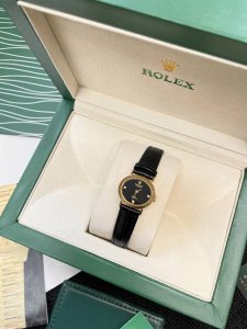 顶级奢品腕表推荐！试问谁能拒绝Rolex手表 天生的王者气质 谁不爱！！ 神秘黑冰糖钻石盘面 Rolex劳力士切利尼鹅蛋盘无字天书女款经典手表 这款来自40年代