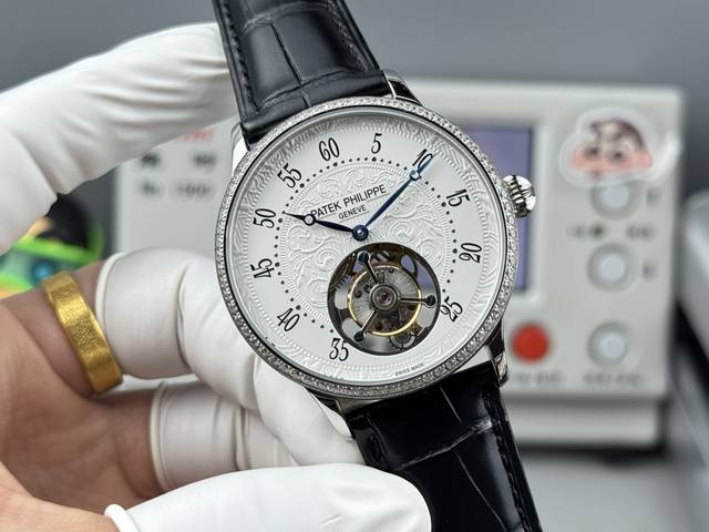 光 -钻 Rms新款陀飞轮 patek philie ,是一家始于1839年的瑞士著名钟表品牌,逾百年来,一直信奉精品哲学,遵守重质不重量、细工慢活的生产原则。 光 -钻 Rms新款陀飞轮 patek philie ,是一家始于1839年的瑞士著名钟表品牌,逾百年来,一直信奉精品哲学,遵守重质不重量、细工慢活的生产原则。